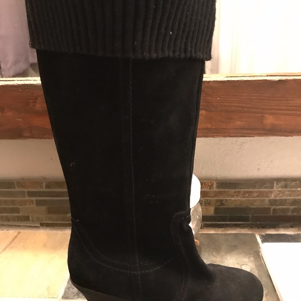 Boots - Picture 2 of 3